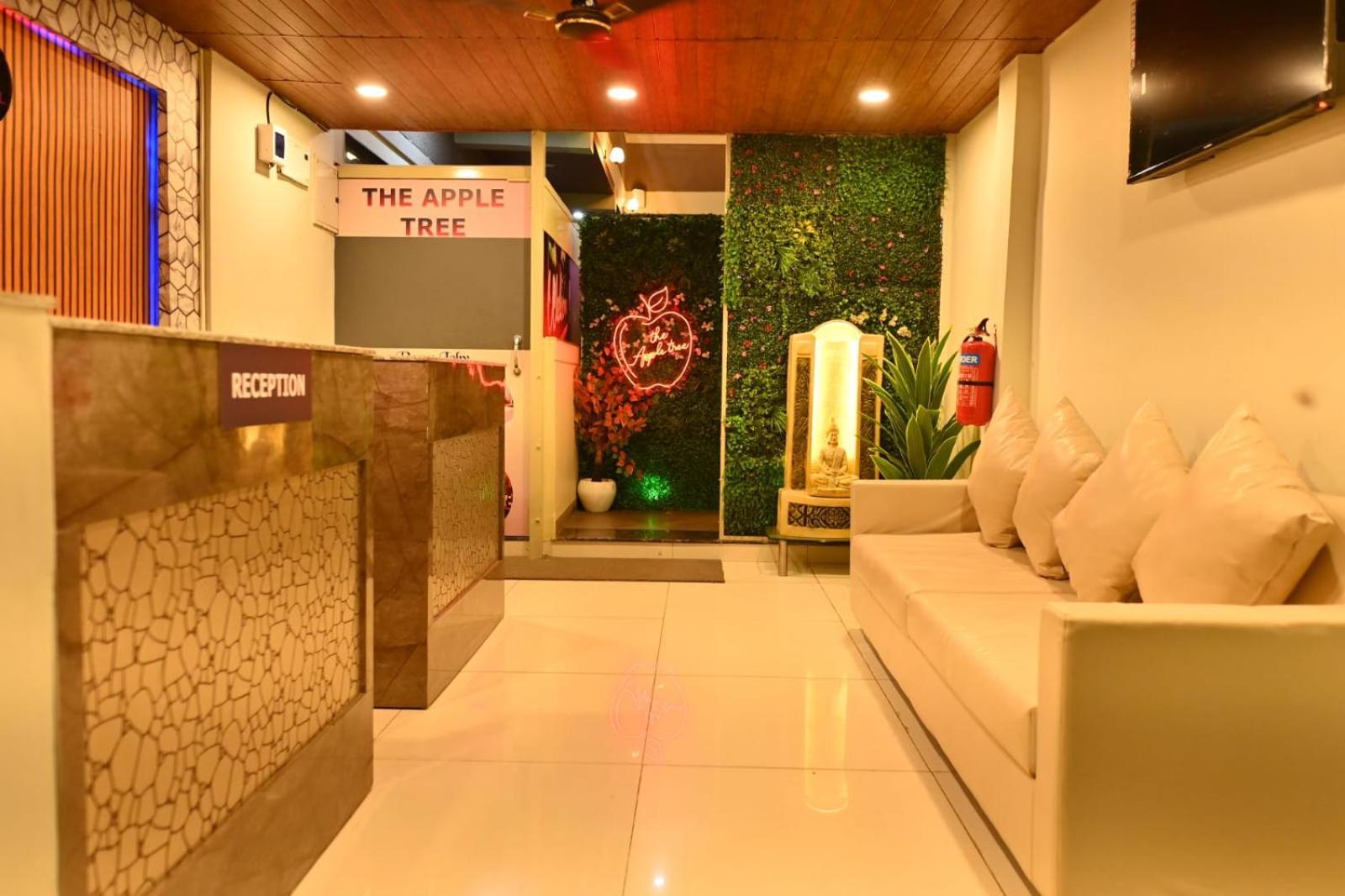 The Apple Tree Hotel Indore Zewnętrze zdjęcie
